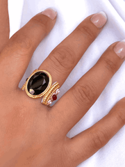 Bague en Argent 925 plaqué Rhodium et Or jaune 18k assemblée de Onyx noir, Perle d'eau douce et Onyx rouge - Maison Di Giorgio