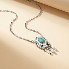 Collier Nomad