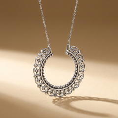 Collier Nomad