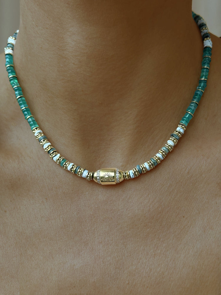 Collier perles doré Or jaune 18k assemblé d'onyx vert, jade verte et howlite blanche - Maison Di Giorgio
