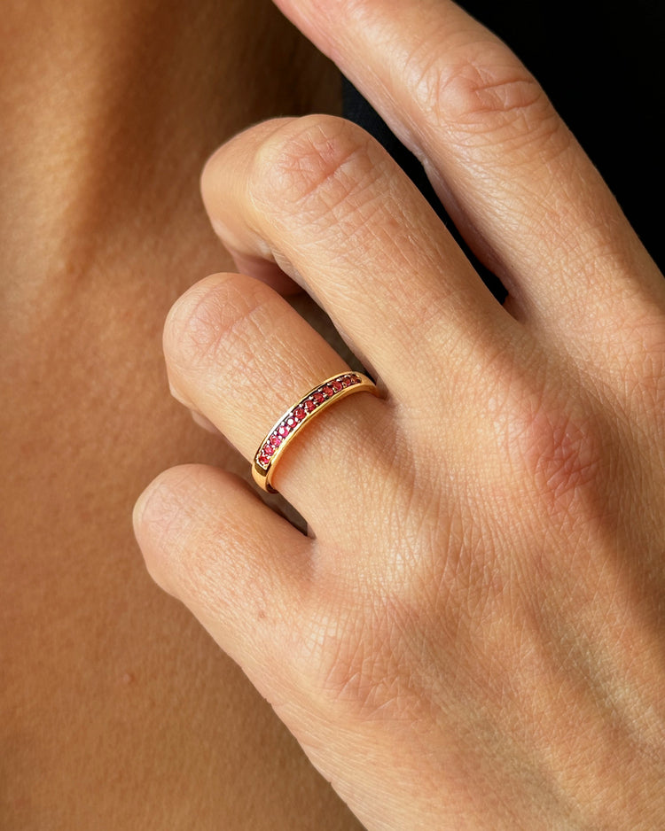 Bague en Or jaune 9k assemblée de Rubis - Maison Di Giorgio