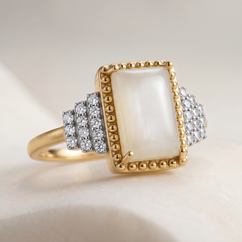 Bague Bauhaus - Dorée Or jaune 18k, Pierre de lune blanche & Oxyde de zirconium