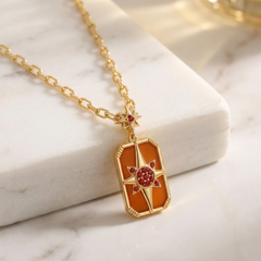 Collier Nomad