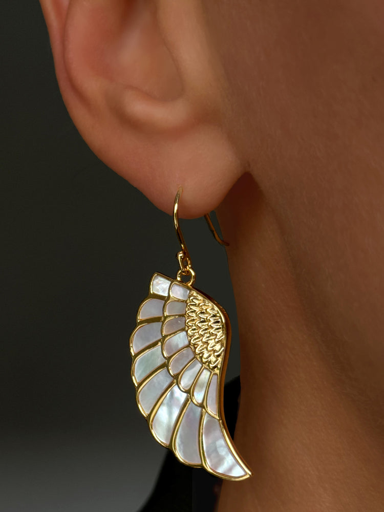 Boucles d'oreilles dorées Or jaune 18k assemblées de Nacre blanche - Maison Di Giorgio
