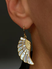 Boucles d'oreilles dorées Or jaune 18k assemblées de Nacre blanche - Maison Di Giorgio