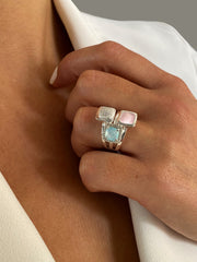 Bague en Argent 925 plaqué Rhodium assemblée de Calcédoine rose, Calcédoine aqua et Oxyde de zirconium - Maison Di Giorgio
