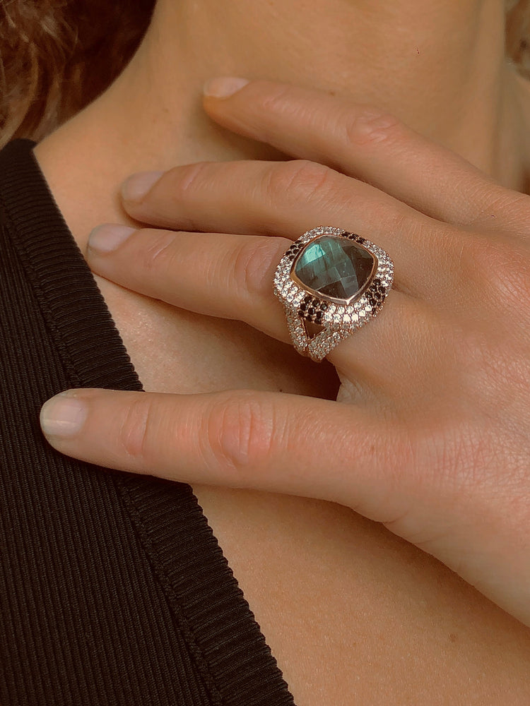 Bague en Argent 925 doré Or jaune 18k assemblée de Labradorite, Spinelle noire et Oxyde de zirconium - Maison Di Giorgio