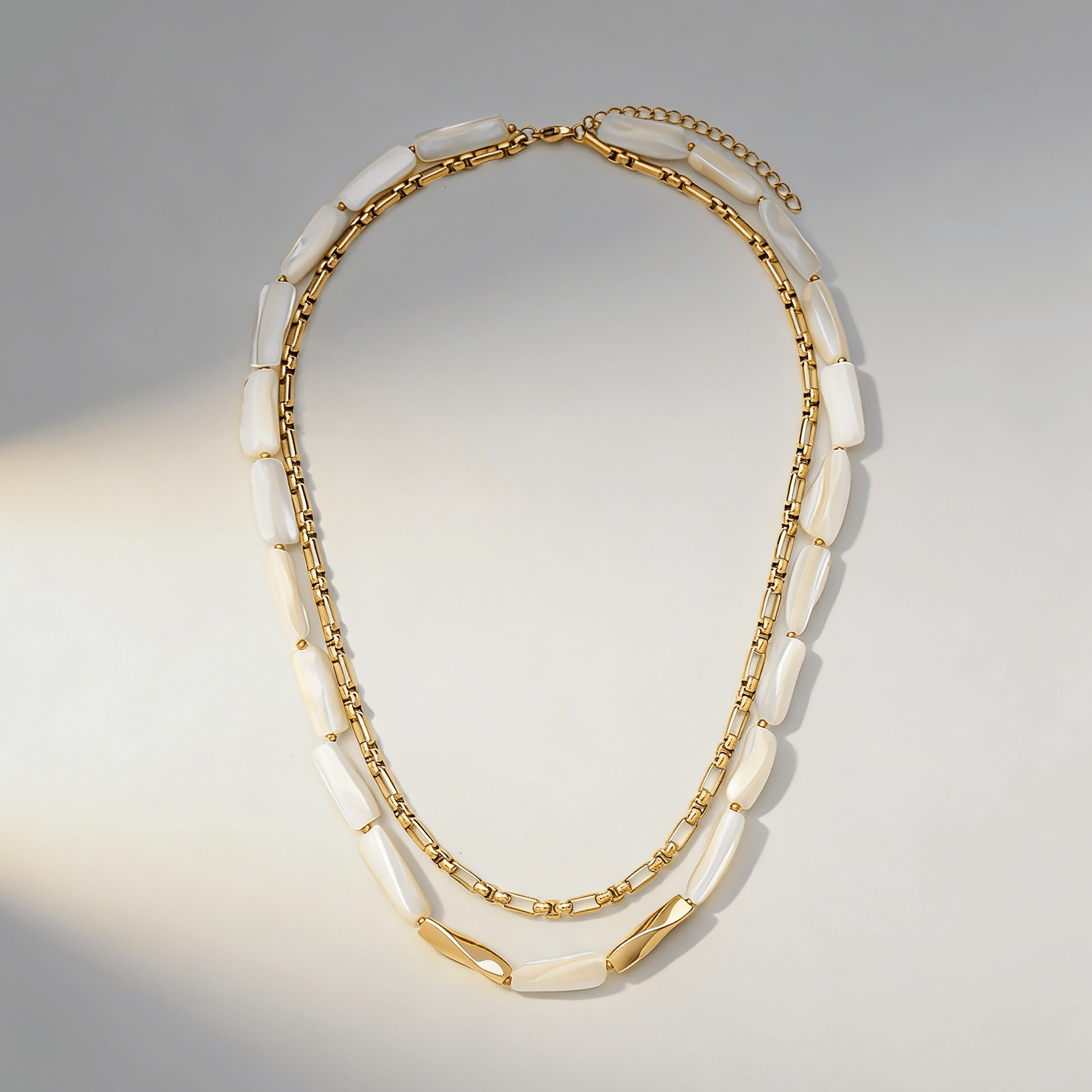 Collier Nomad