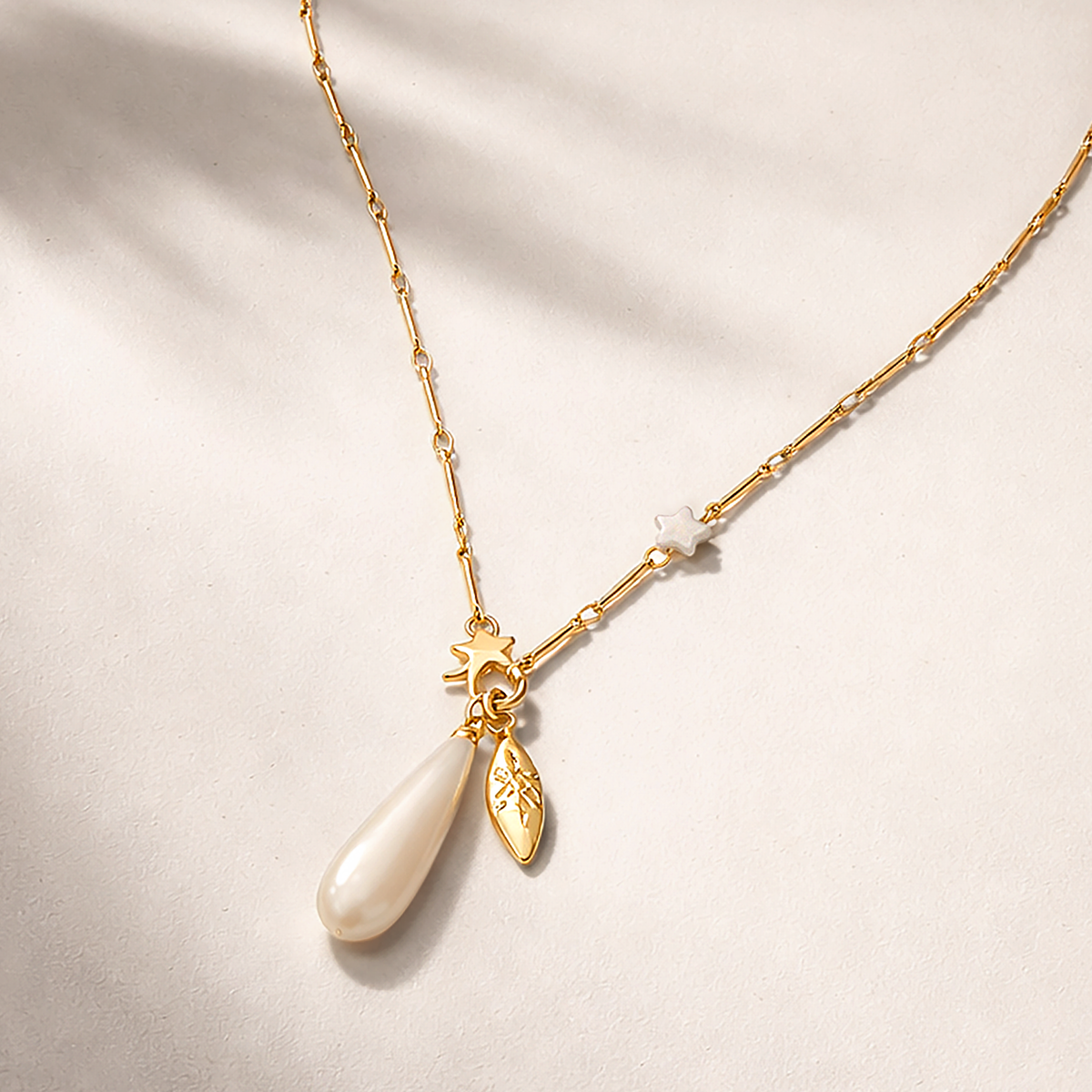 Collier Nomad