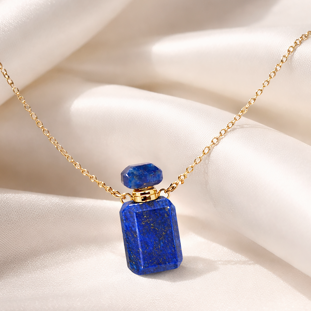 Collier Nomad
