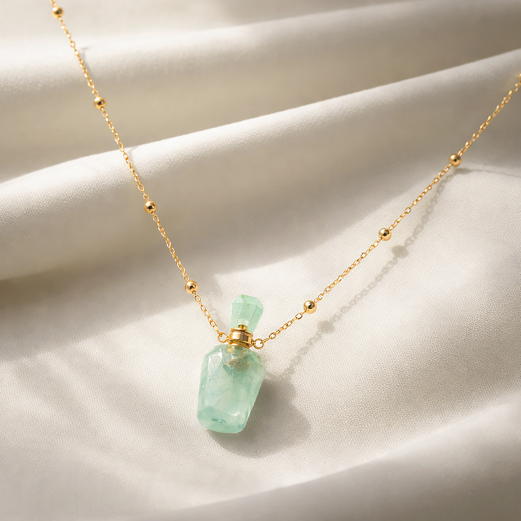 Collier Nomad