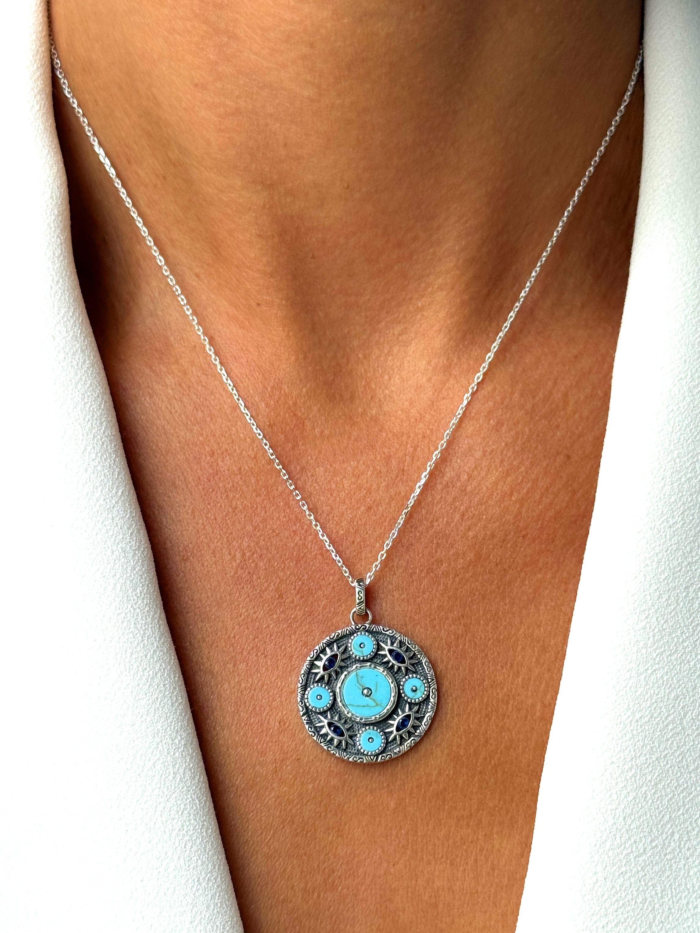 Collier style amérindien sud ouest turquoise avec accents ton Collier style amérindien sud ouest turquoise avec accents ton