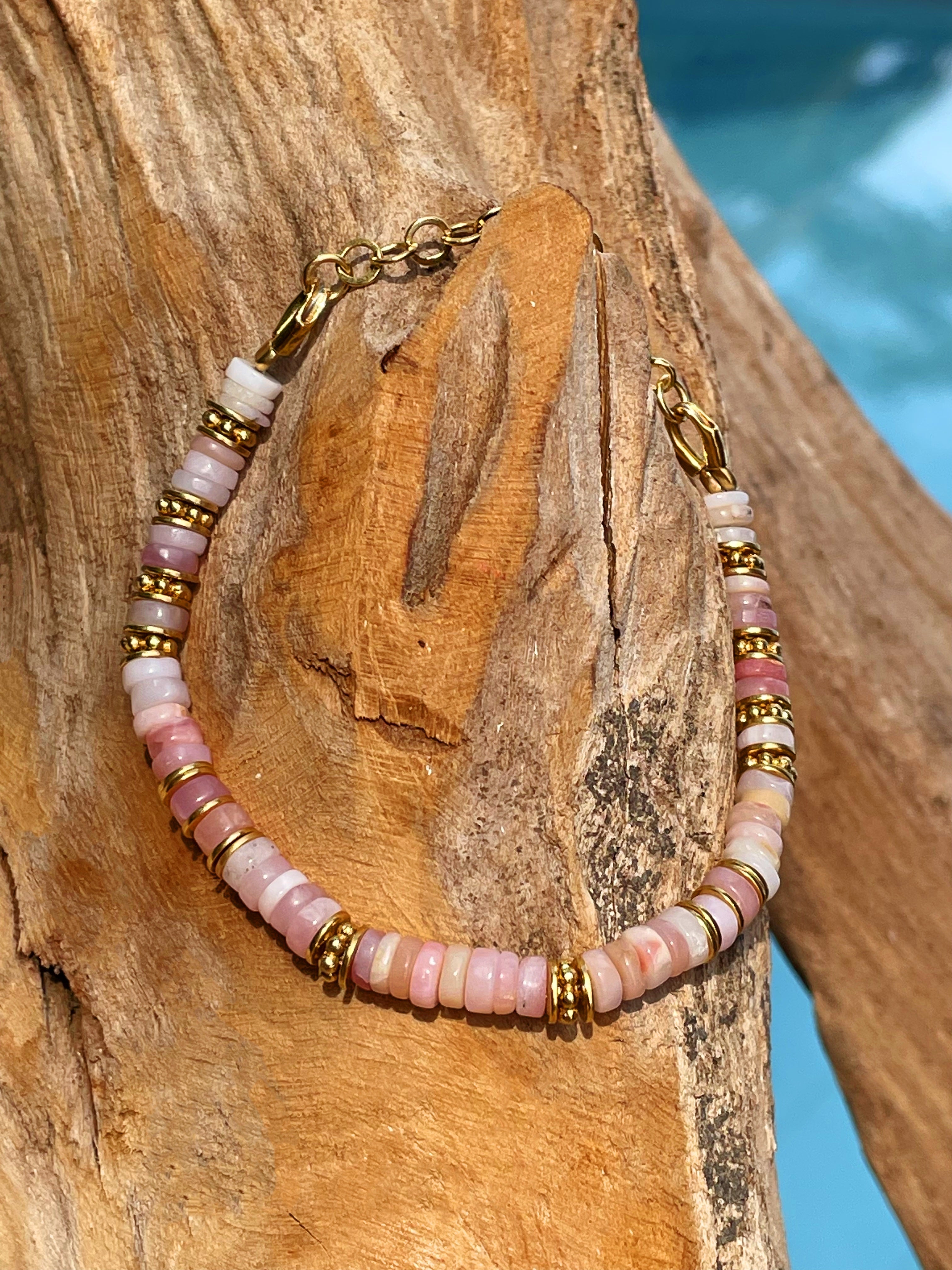 Bracelet perles doré Or jaune 18k assemblé d'Opale rose