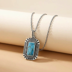 Collier Nomad