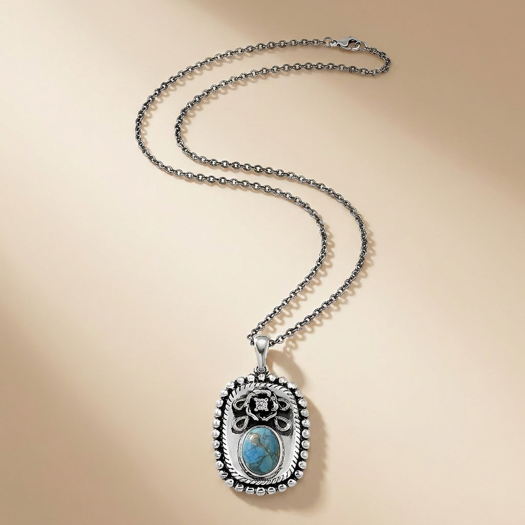 Collier Nomad
