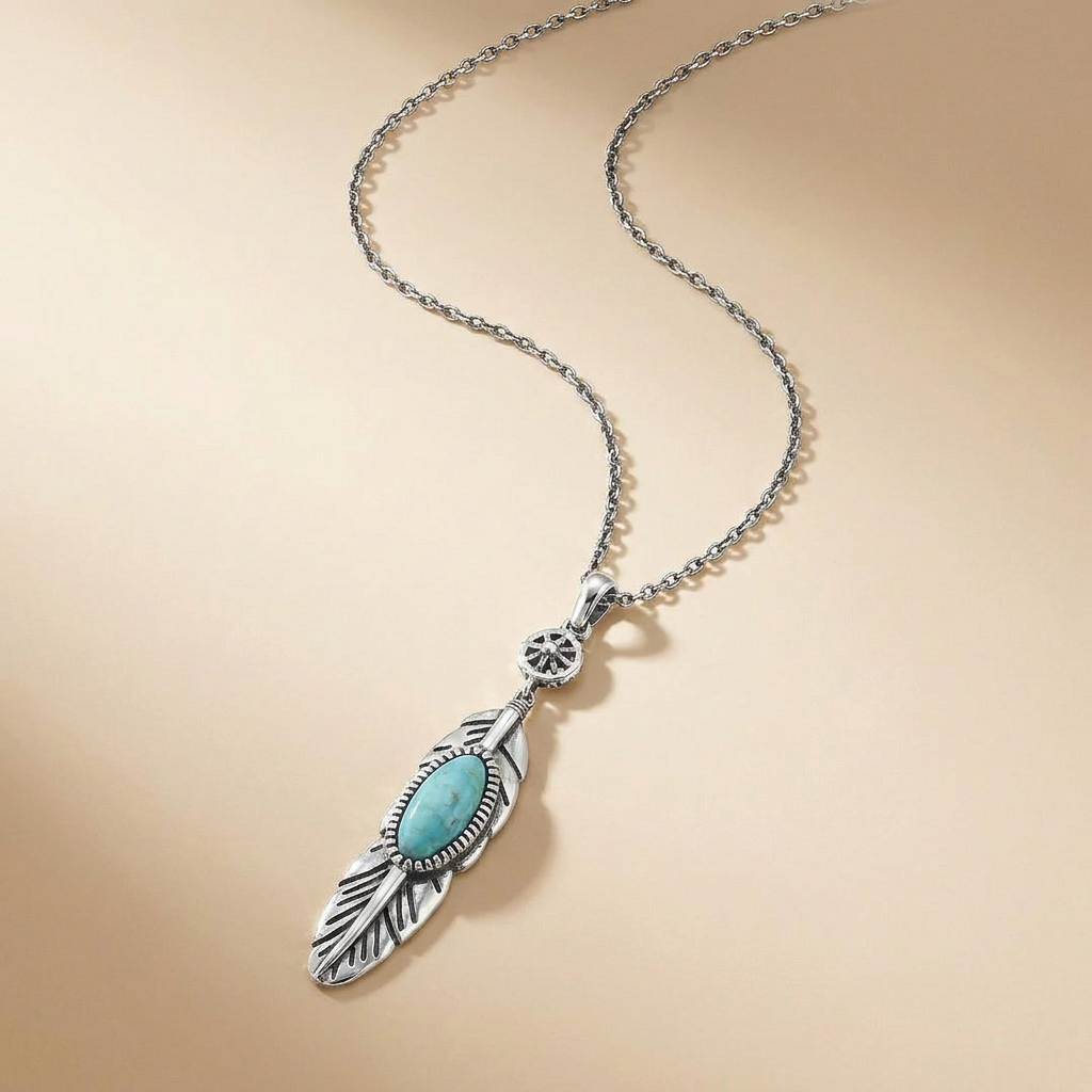 Collier Nomad