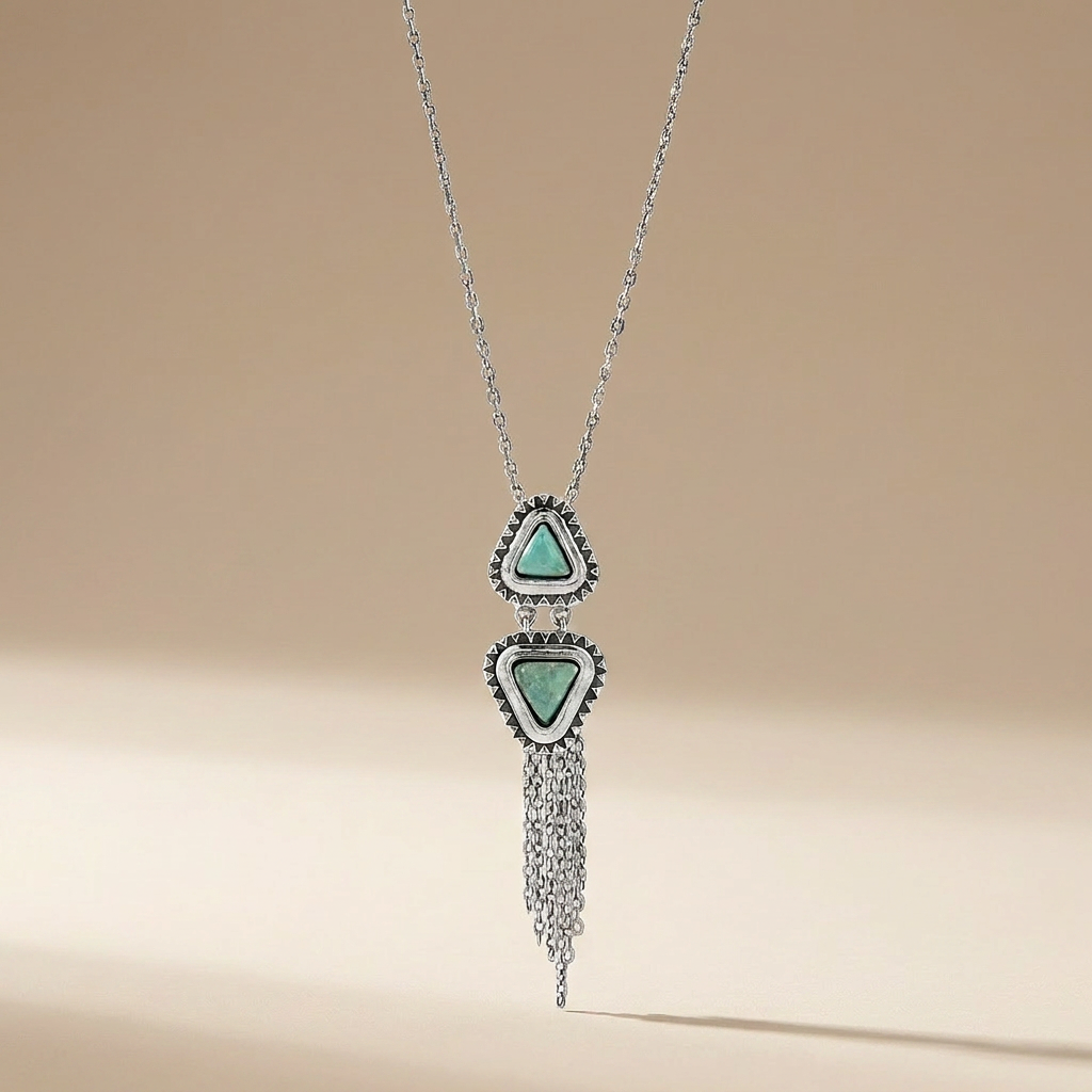 Collier Nomad