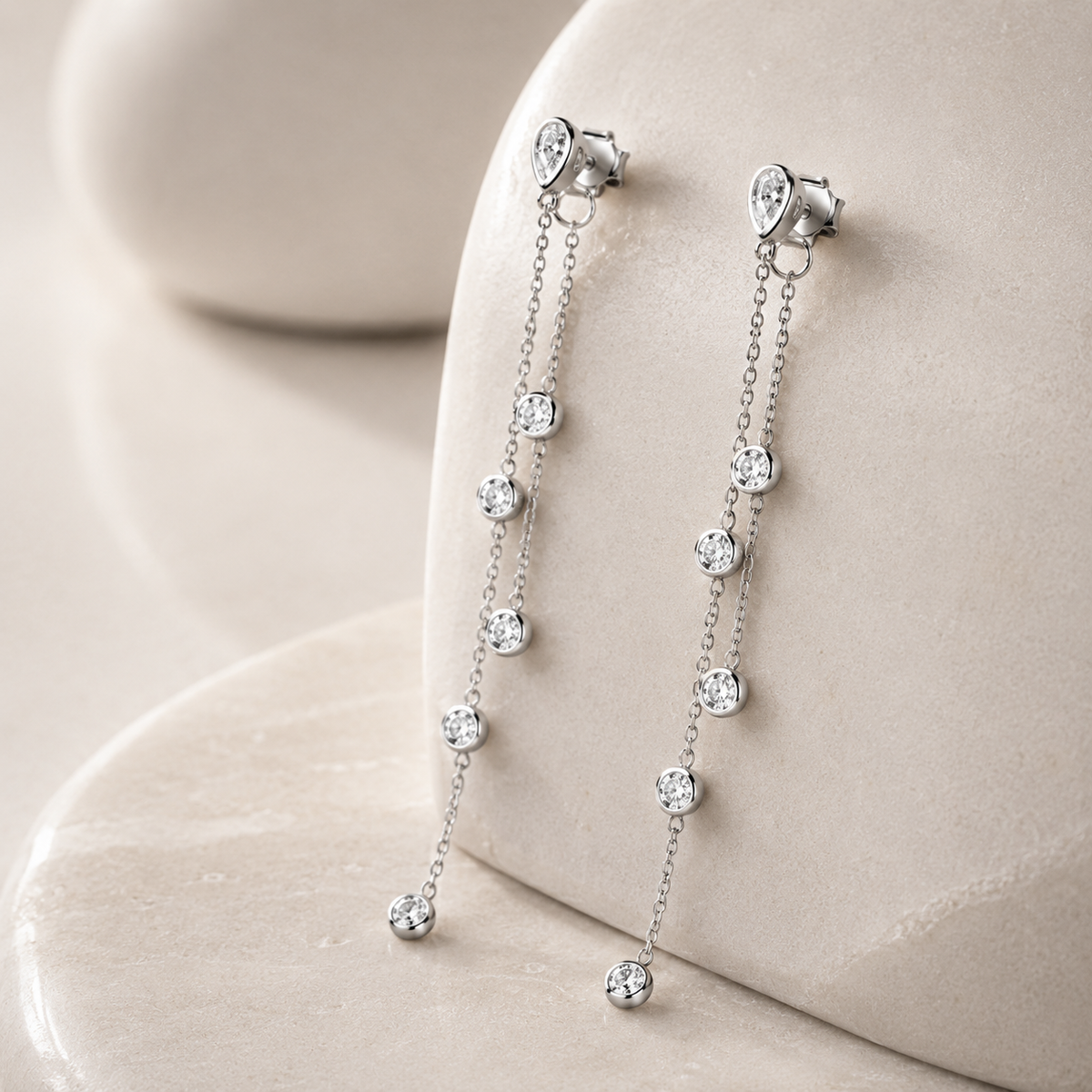 Boucles d'oreilles Argentées assemblées d'Oxyde de zirconium