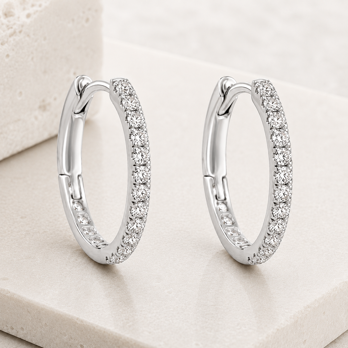 Boucles d'oreilles Argentées assemblées d'Oxyde de zirconium