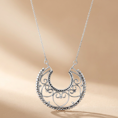 Collier Nomad