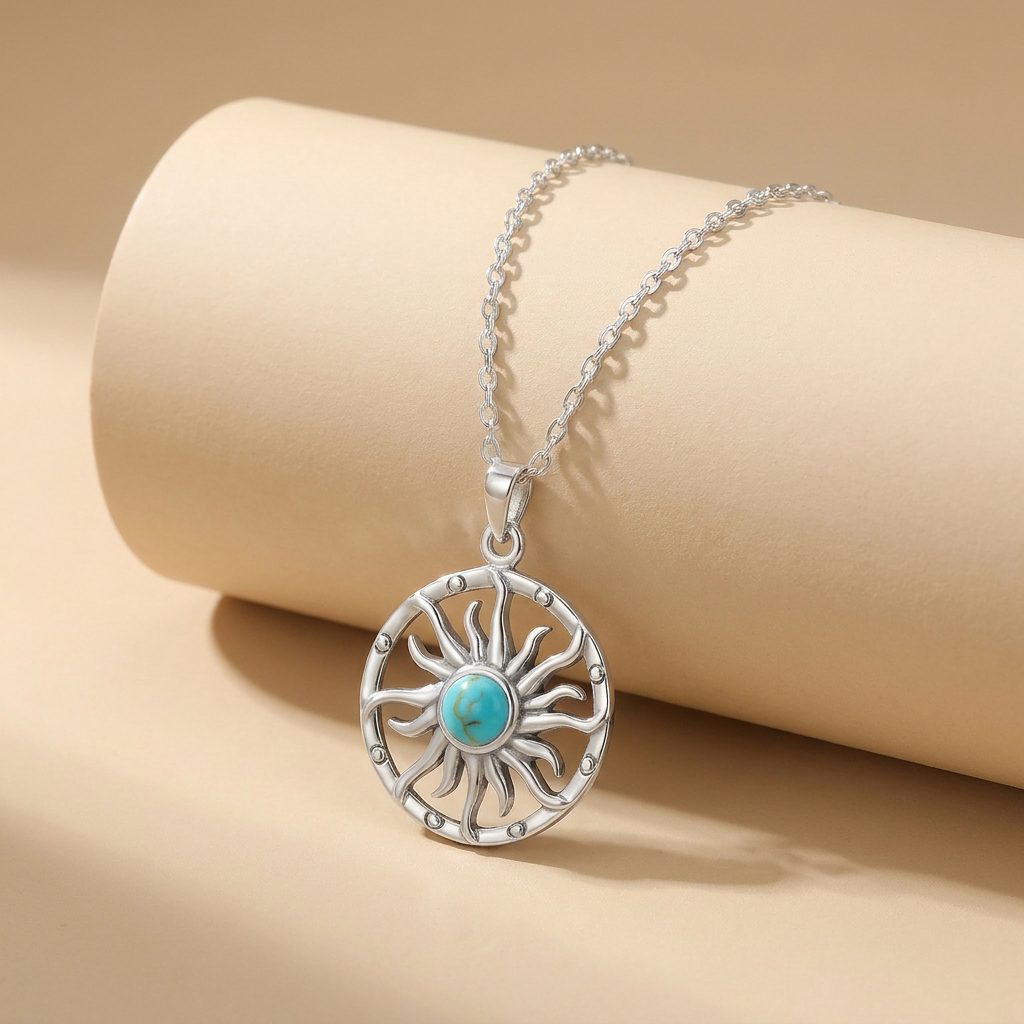 Collier Nomad
