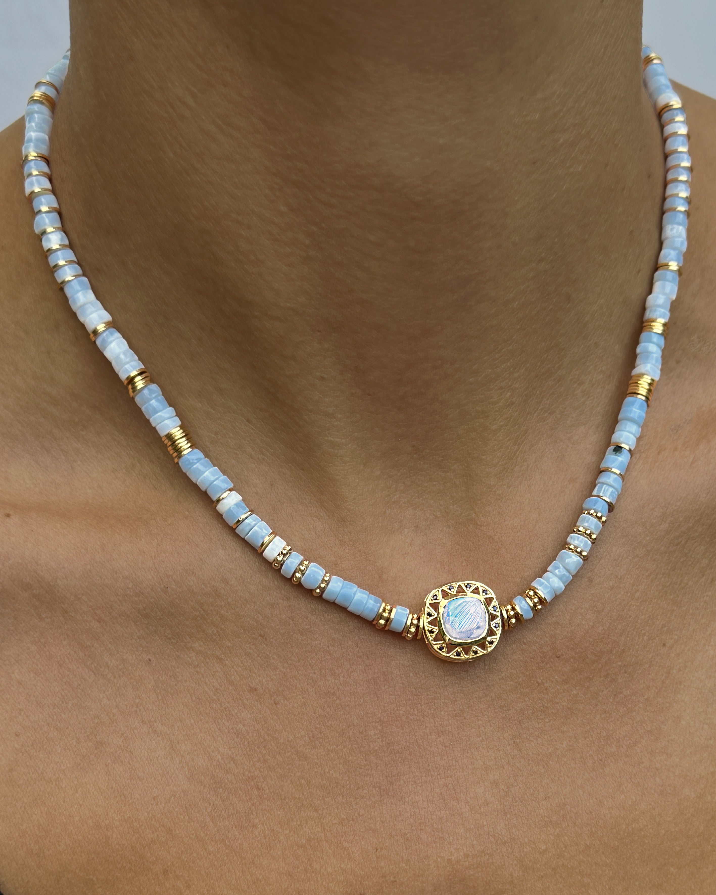 Collier perles doré Or jaune 18k, Pierre de lune, Spinelle et Opale - Maison Di Giorgio