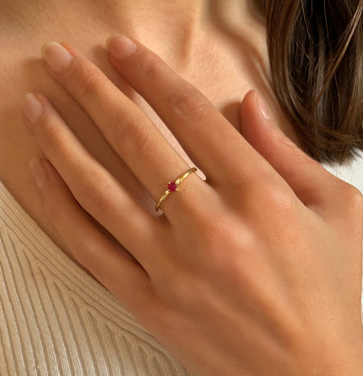 Bague en Or jaune 9k assemblée de Diamant HSI et Rubis - Maison Di Giorgio
