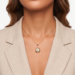 Pendentif avec chaîne Shell - Doré Or jaune 18k, Pierre de lune grise & Oxyde de zirconium - Maison Di Giorgio