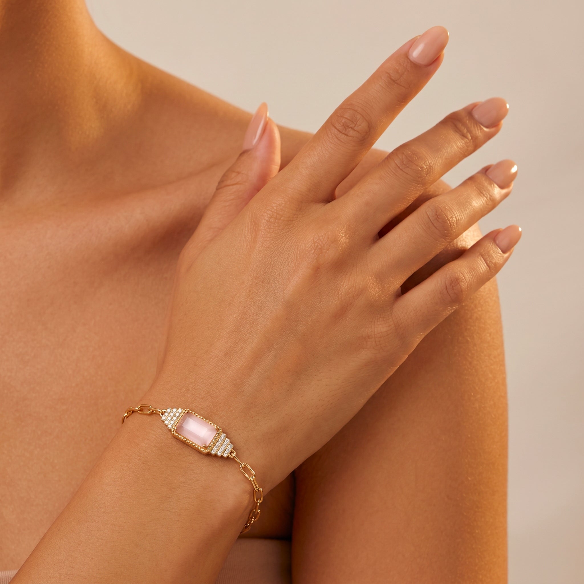 Bracelet Bauhaus - Doré Or jaune 18k, Calcédoine rose & Oxyde de zirconium - Maison Di Giorgio