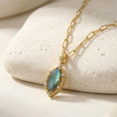 Pendentif avec chaîne Spirit