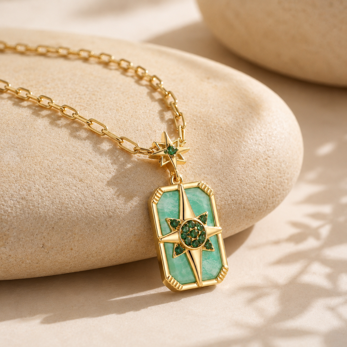 Collier Nomad