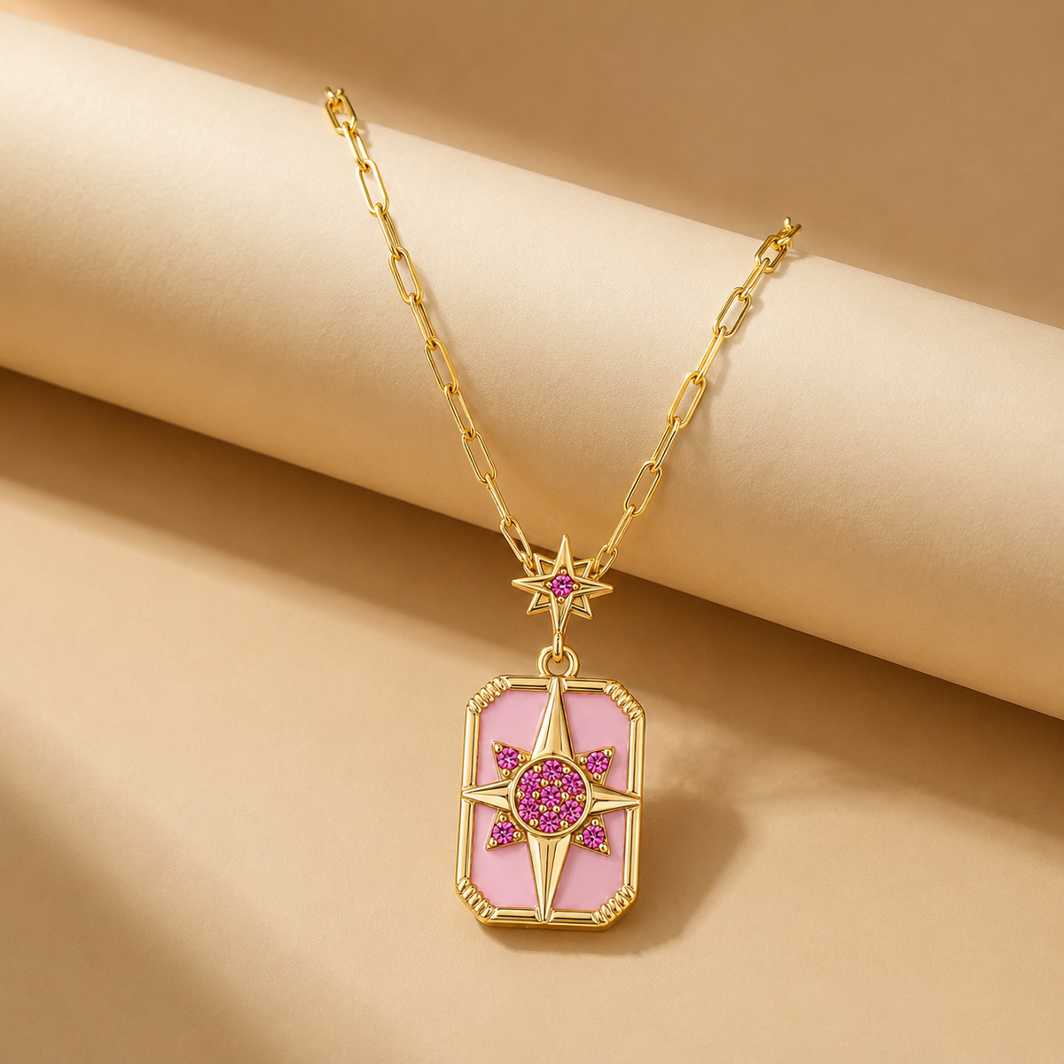 Collier Nomad