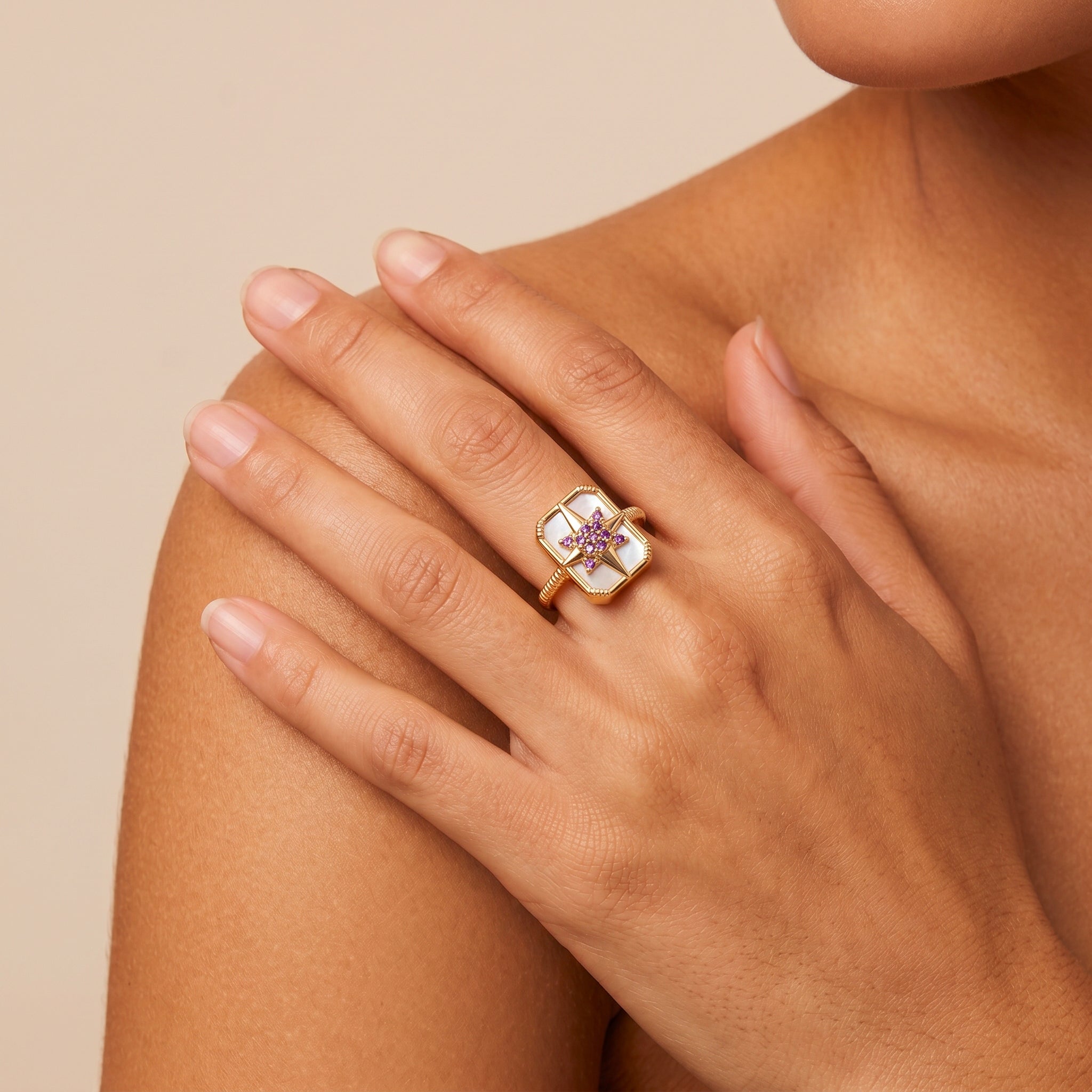 Bague Venti - Dorée Or jaune 18k, Pierre de lune blanche & Améthyste africaine - Maison Di Giorgio