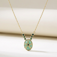Collier Nomad