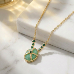 Collier Nomad