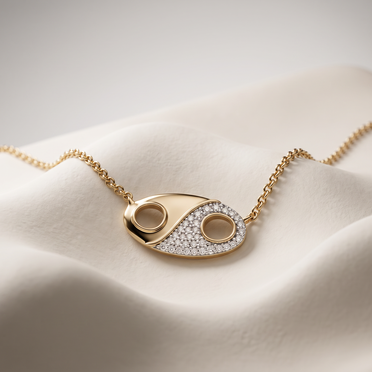 Collier - Doré à l'Or 18k, assemblé d'Oxyde de zirconium blanc