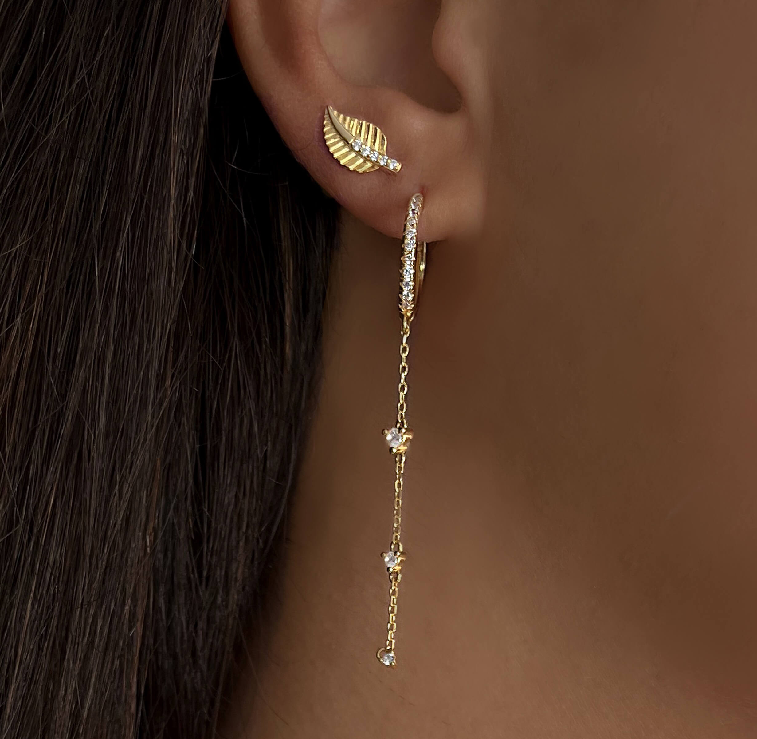 Boucles d'oreilles dorées Or jaune 18k assemblées d'Oxyde de zirconium