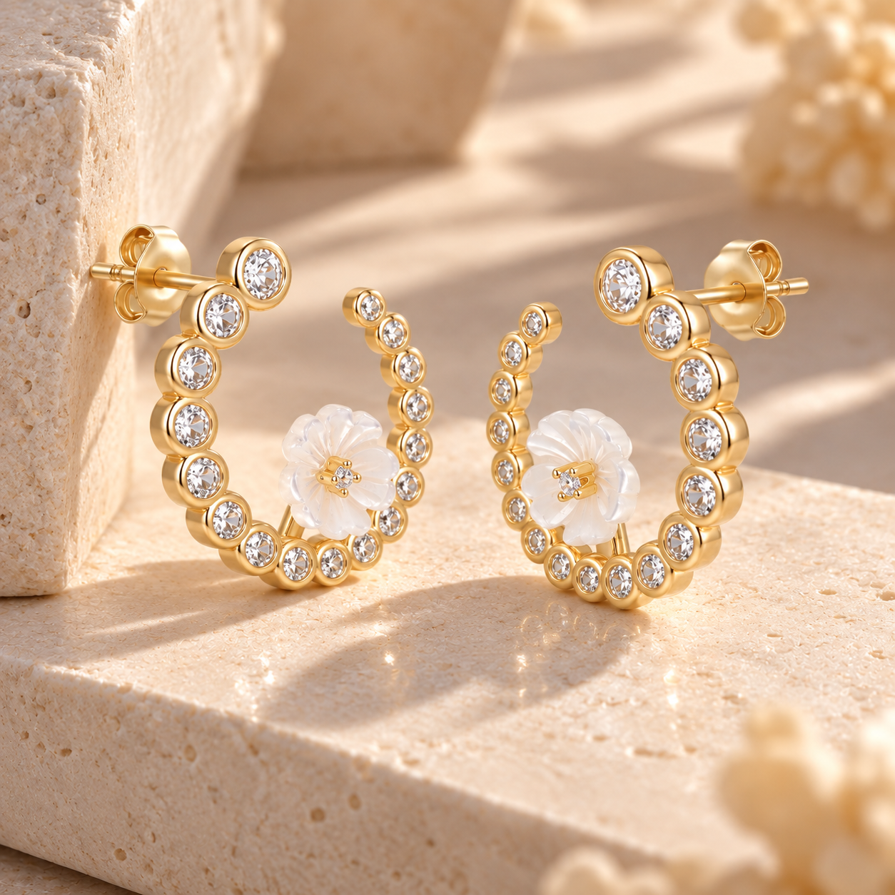 Boucles d'oreilles - Dorées Or jaune 18k, Nacre et Oxyde de zirconium