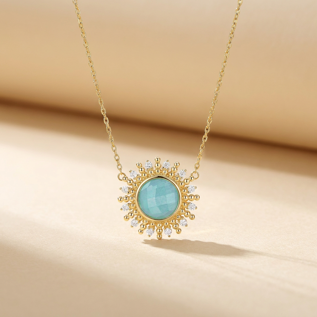 Collier Nomad