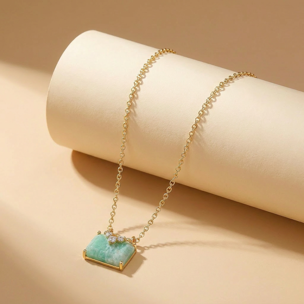 Collier Nomad