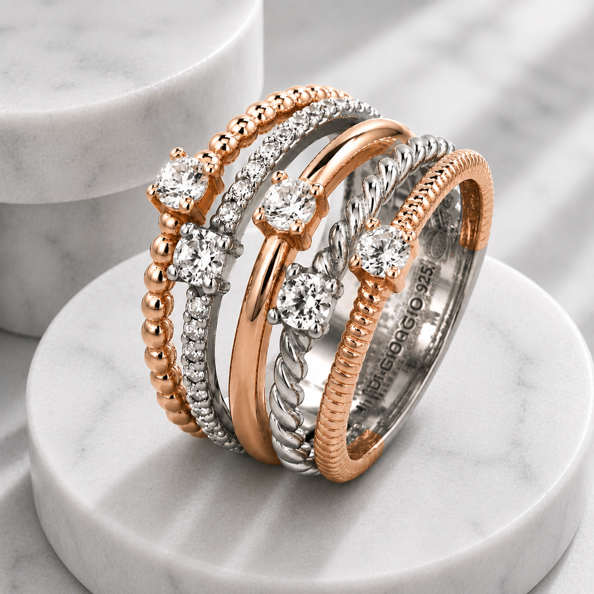 Bague Argentée et dorée Or rose 18k assemblée d'Oxyde de zirconium