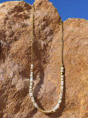 Collier perles doré Or jaune 18k assemblé de pierre de lune